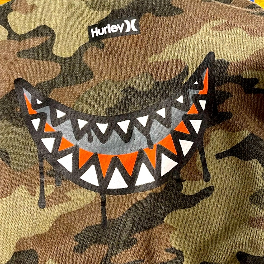 HURLEY Infant 12mo Shark Bite Camo Crewneck Sweatshirt Cotton Blend Like New - Picture 3 of 6